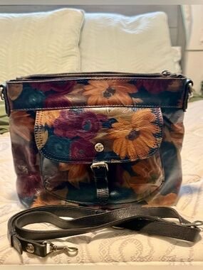 Patricia Nash,”Tuscania”, leather, featuring floral Peruvian Hand Painting.